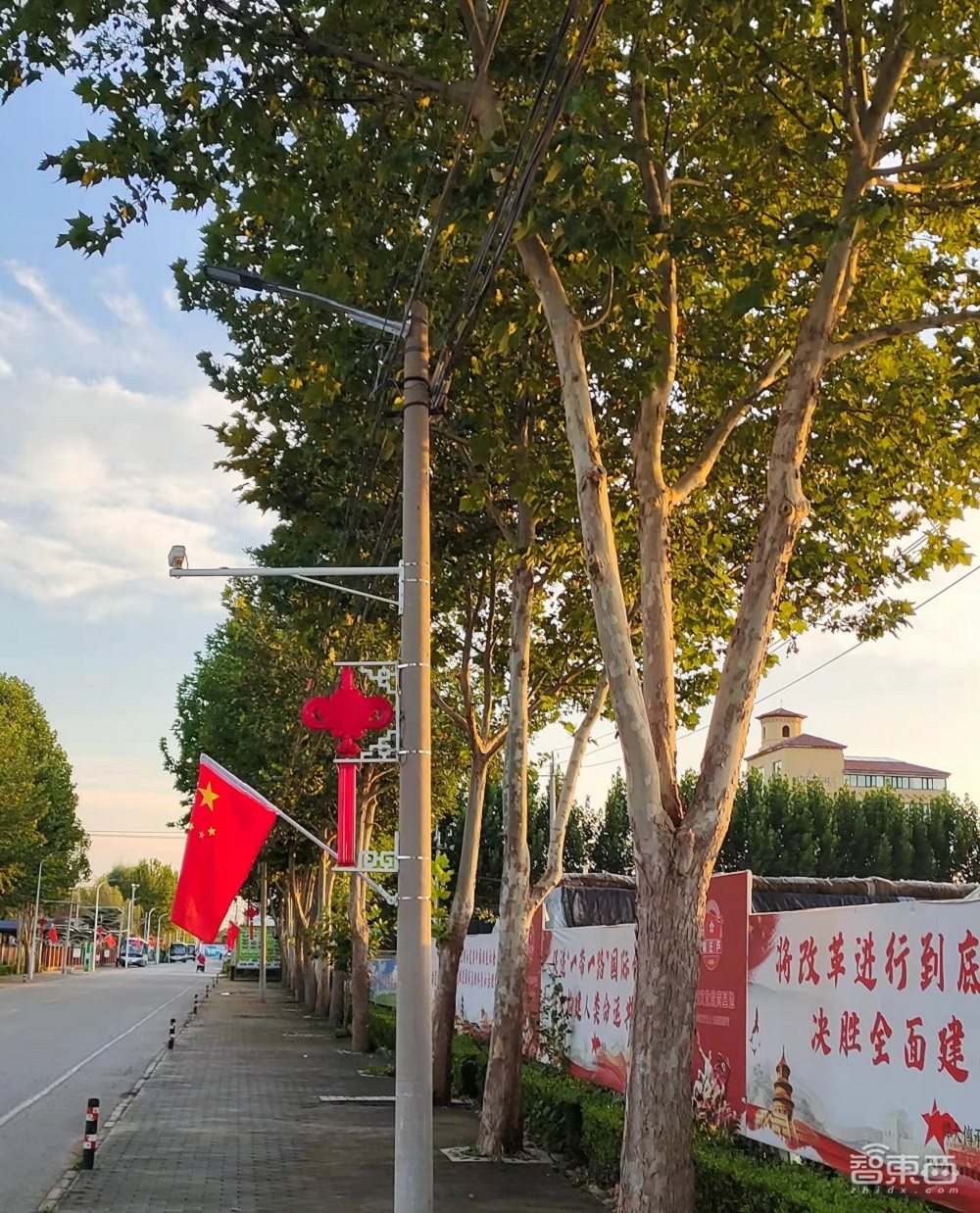 走进真实的智慧乡村,进村靠脸,种田上天,秋收上网