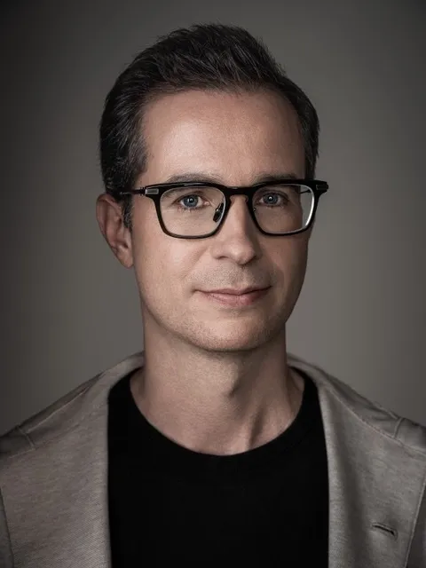 20年苹果老将被Meta挖走，曾负责一代神机iPhone X设计，小扎专门给他成立工作室