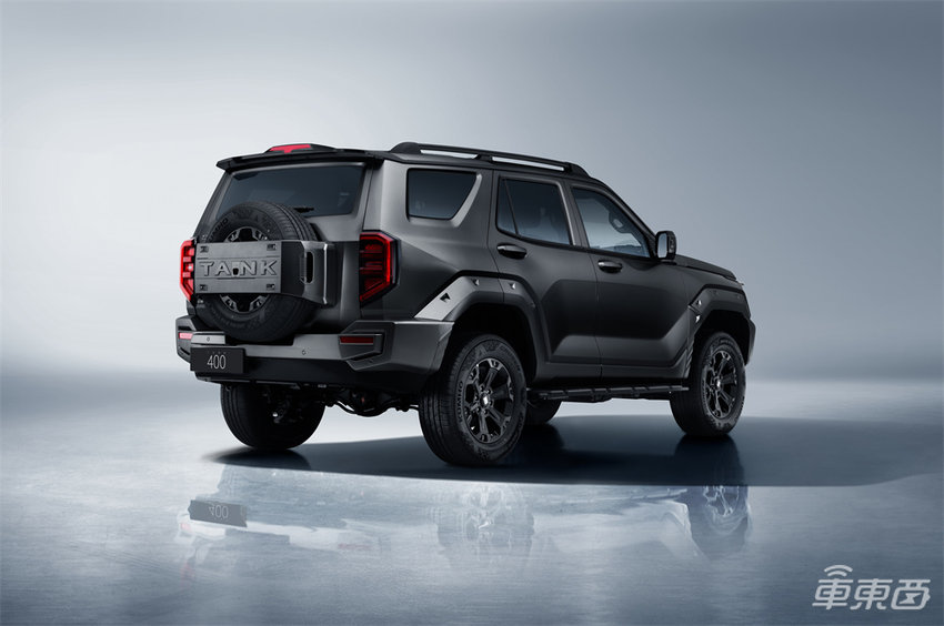 24.98万元起售！坦克400燃油版上市，配备L2