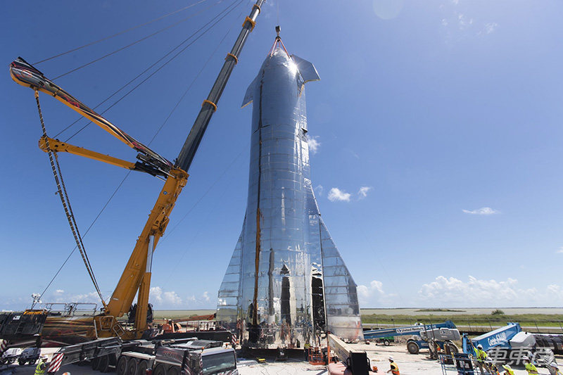马斯克亮出全新太空飞船!要带100人飞去火星建基地