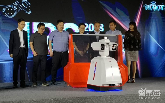 京东X机器人挑战赛开幕 200个团队PK无人物流
