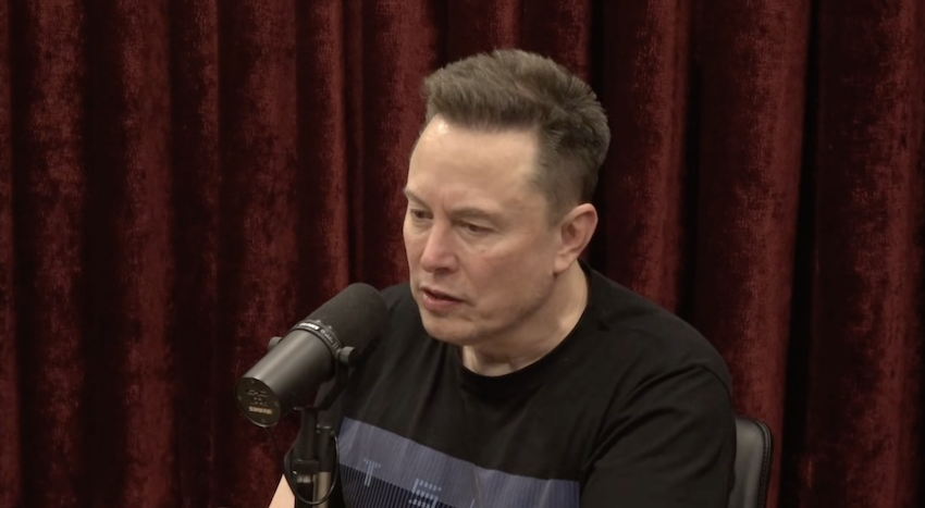 马斯克剧透特斯拉四款AI芯片！无人出租拿掉方向盘明年量产，即将国内首秀