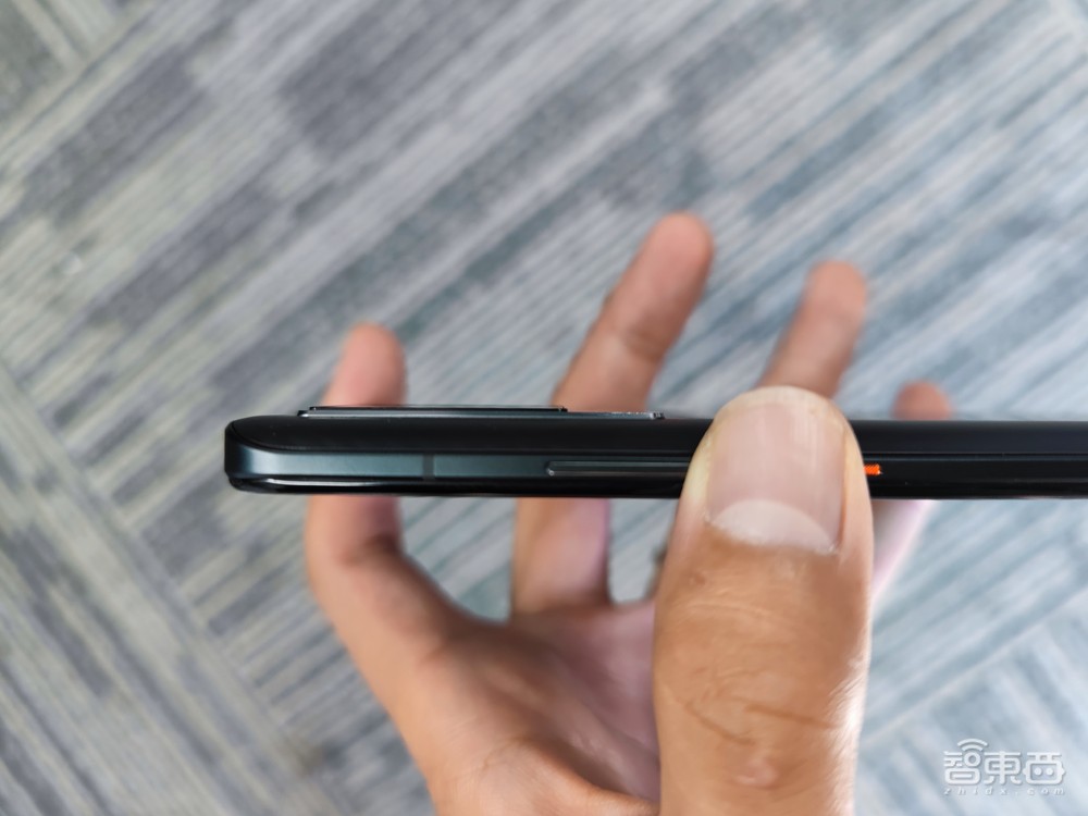 打磨了半年多,iQOO 8跟别人的骁龙888旗舰到底有什么不同?