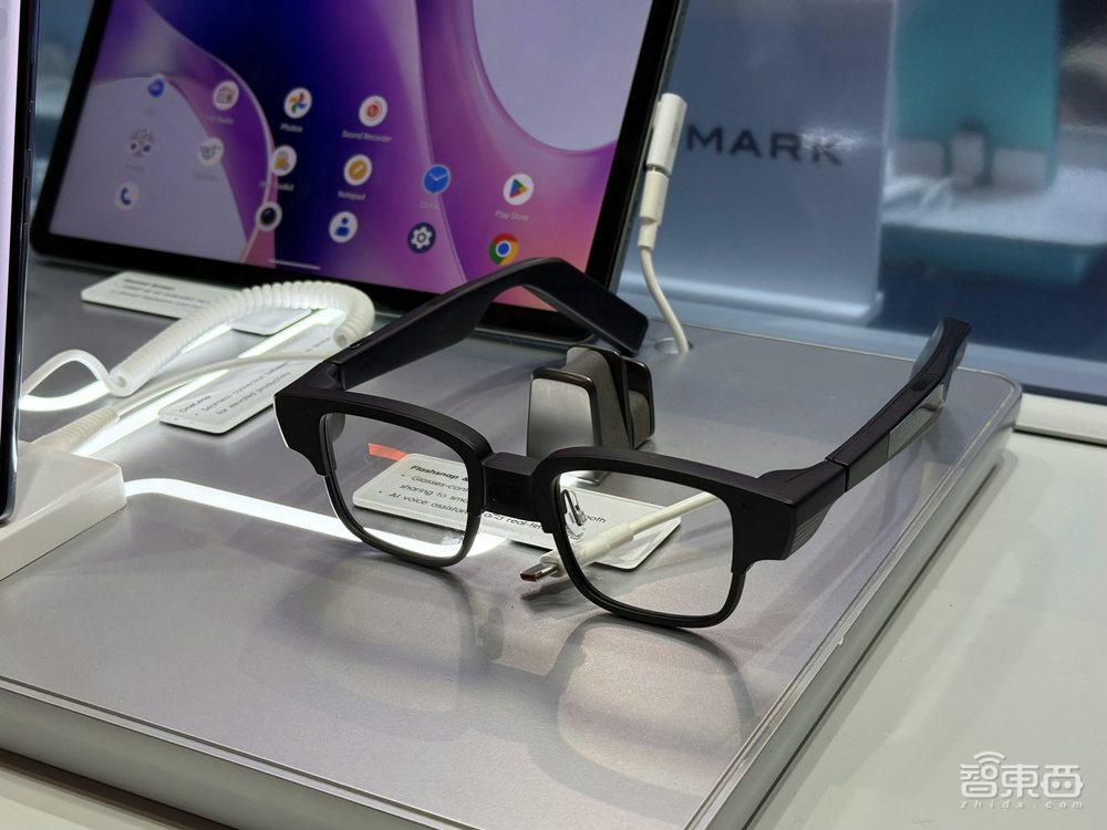 AI爆火MWC!AI OS席卷手机PC,国王点赞荣耀华为,中国企业霸场