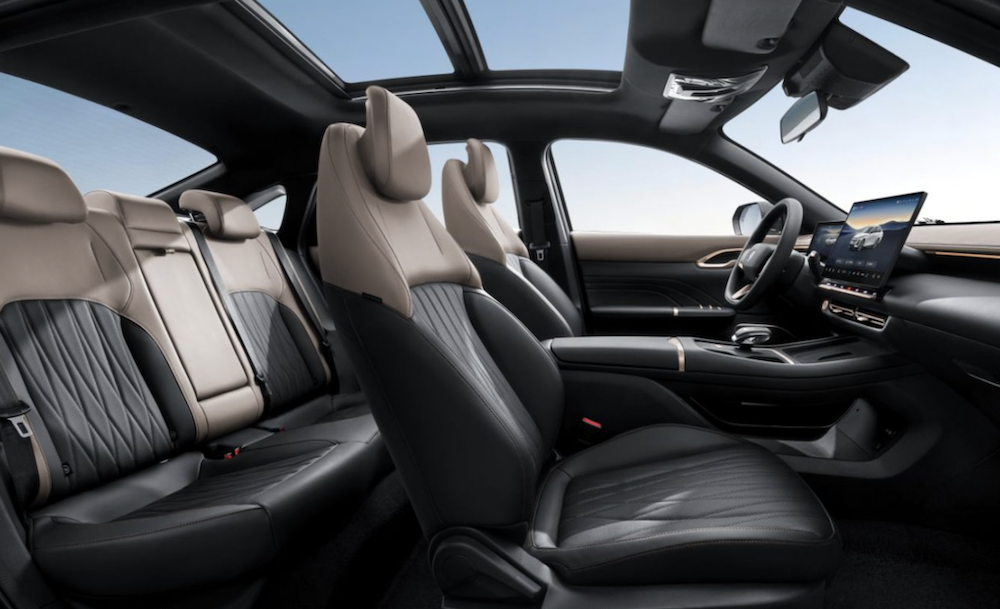 7.29万元起!长安第四代逸动正式上市,全场景驾驶辅助、DeepSeek上车