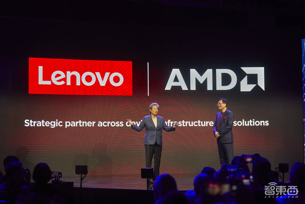 拥抱AI硬件革命!联想首发AI PC等一揽子AI成果,黄教主等大佬站台