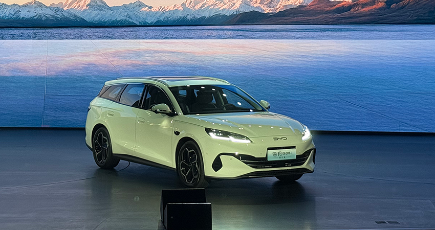 比亚迪海豹06DM-i旅行版10.98万起售！搭载主动可变阻尼悬架，全系标配天神之眼C