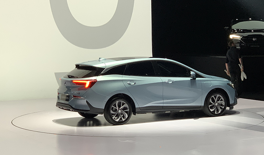 别克推全球首款纯电车Velite6 卖16.58万起