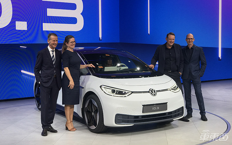 大众纯电神车ID.3全球首试!全新Logo和设计,这还是大众吗?