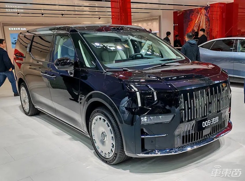 车模失业老板当网红，北京车展成小米车展！除了热梗还有这五大行业真相