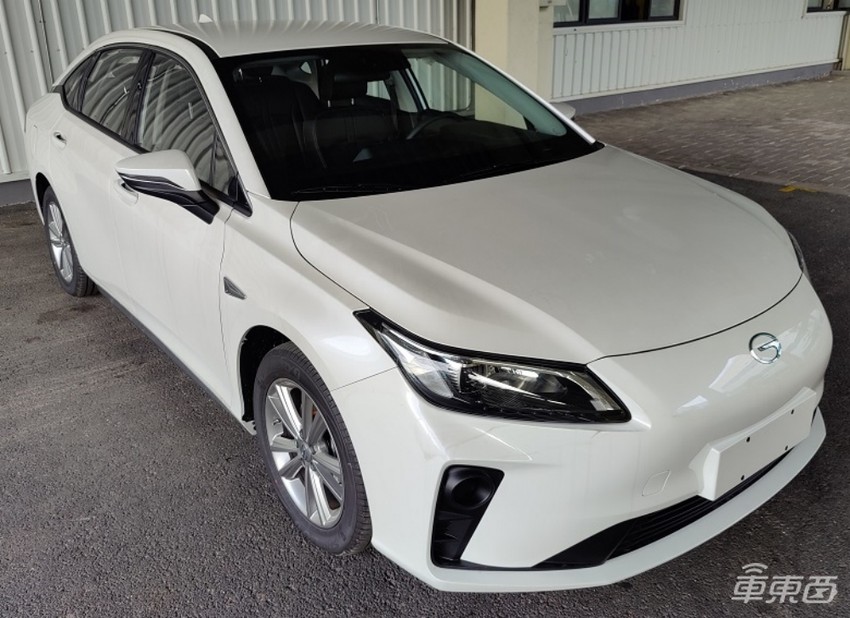 华为打响下半年新车第一枪!问界M7改款,阿维塔首款轿车曝光