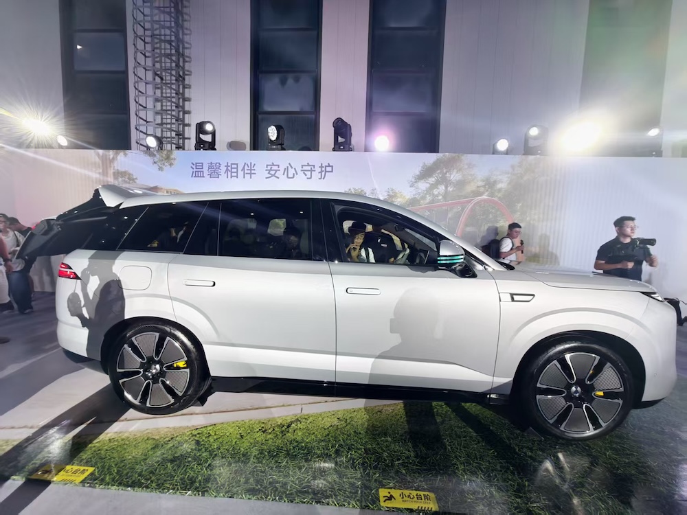 比亚迪高端车“下饺子”！腾势新车预售31.98万起，杀入大六座SUV市场