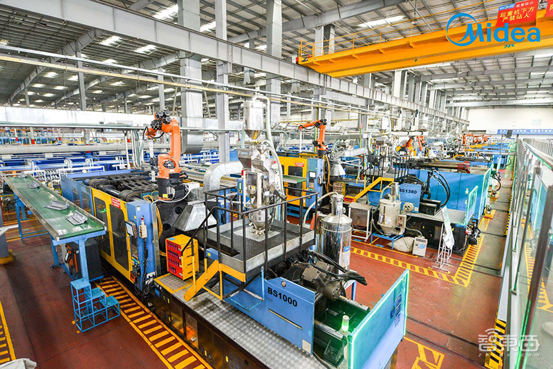 美的南沙工厂实地探访:员工配华为手表,5G覆盖厂区