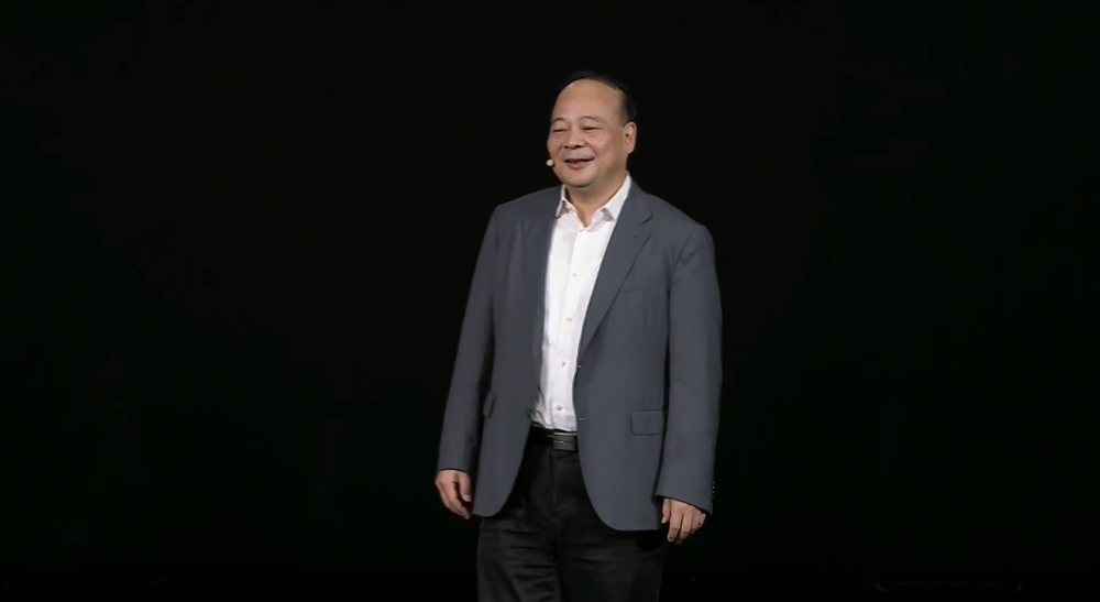 顶豪版101.8万!华为系最贵车开卖