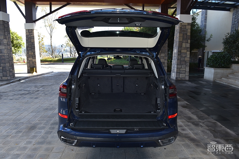 试驾宝马旗舰SUV！L2级自动驾驶配6种交互方式，不虚特斯拉