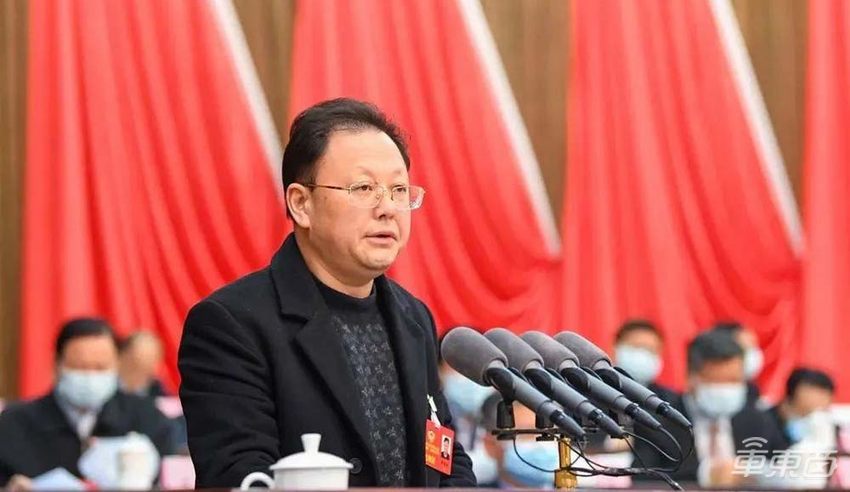 直击两会|超16名车圈大佬提议,智能汽车未来这么搞