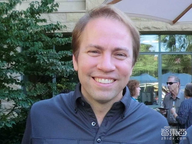 智东西晚报:传富士康iPhone工厂春节不加班 华为荣耀进军美国