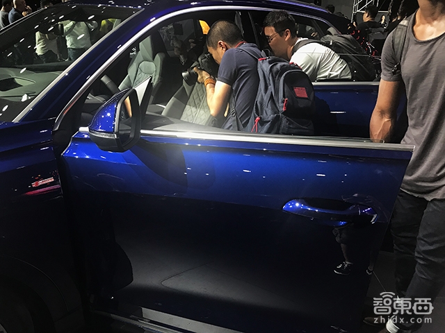 定了！奥迪纯电SUV明年国内上市 Q8刚刚全球首发