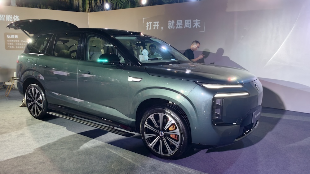 腾势N8L闪充版31.98万起售！430km纯电续航+9分钟充饱，首搭比亚迪“龙虾”