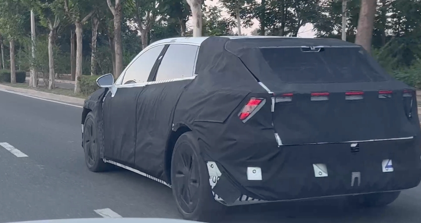 百度家的量产车曝光！逐帧解析10大关键点