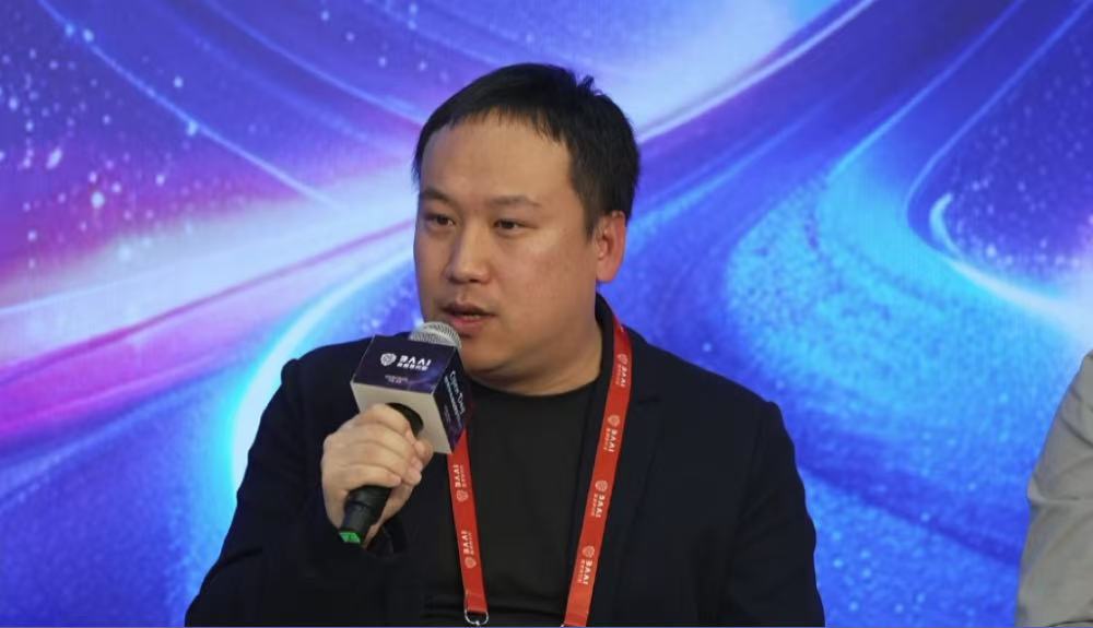 100亿都不够烧！机器人公司CEO们给出新判断：具身智能不能再照搬LLM