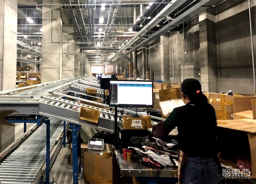 探访8万平旷视x梦燕物流中心:AI企业在服装仓库挑大梁!