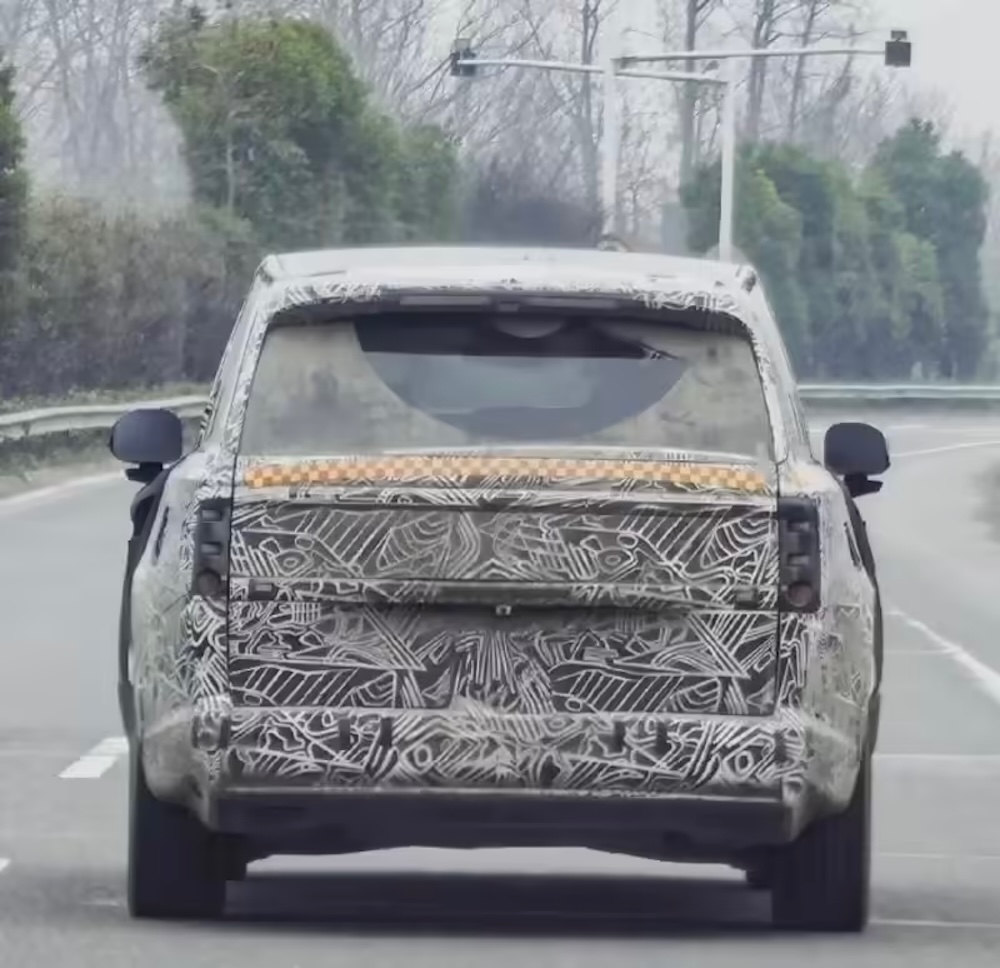 雷军藏了近三年秘密曝光!7000字长文揭秘小米增程新车,40张谍照两大专利一览