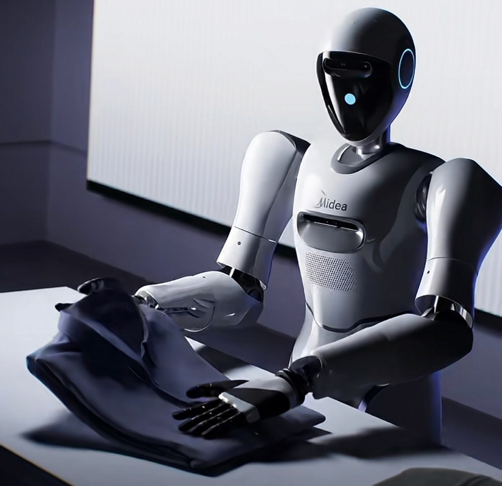 暴走IFA展会带来八大看点！宇树机器人表演秀翻老外，国产AI眼镜攻陷欧洲，“电动老头乐”也来了