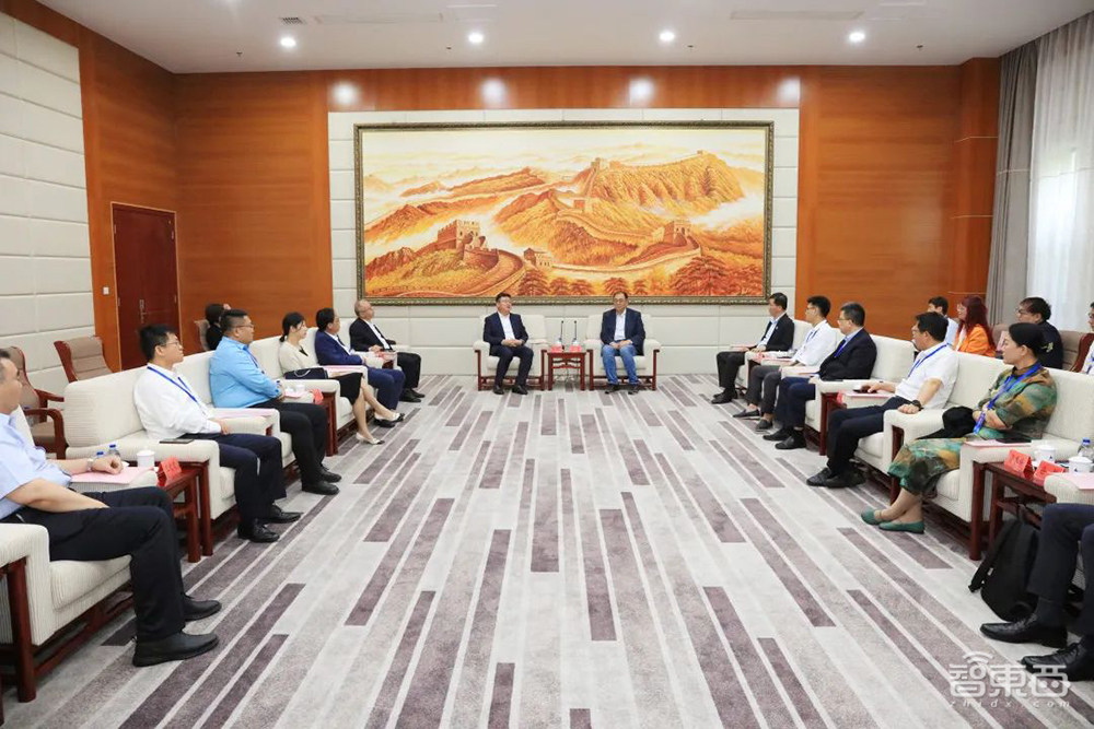 直击世界智能大会IC产业论坛:西青区组“专家智库”,要建千亿规模IC产业园