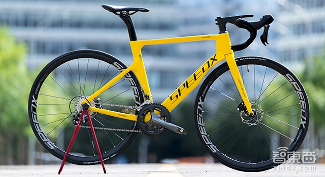 智能系统成标配 野兽骑行发布两款自行车新品