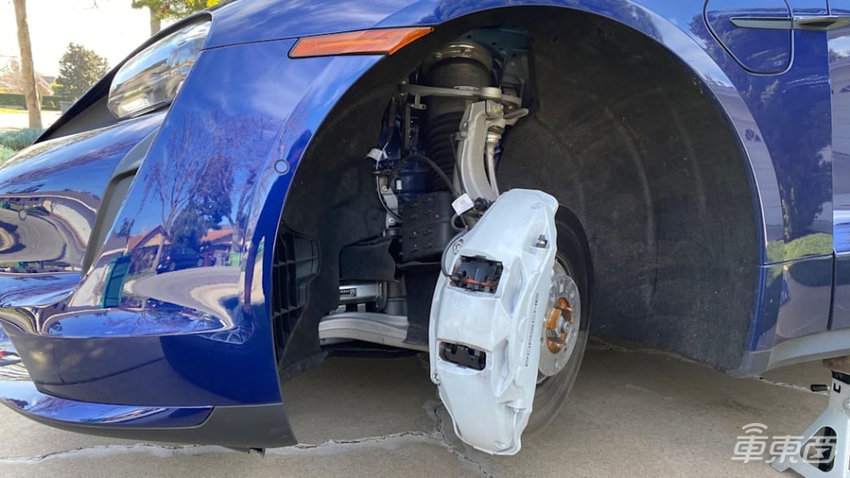 保时捷Taycan半年内第四次召回!原因各不相同,这次是双闪惹祸了