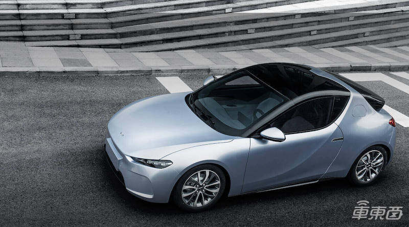 懸崖邊的新造車玩家們