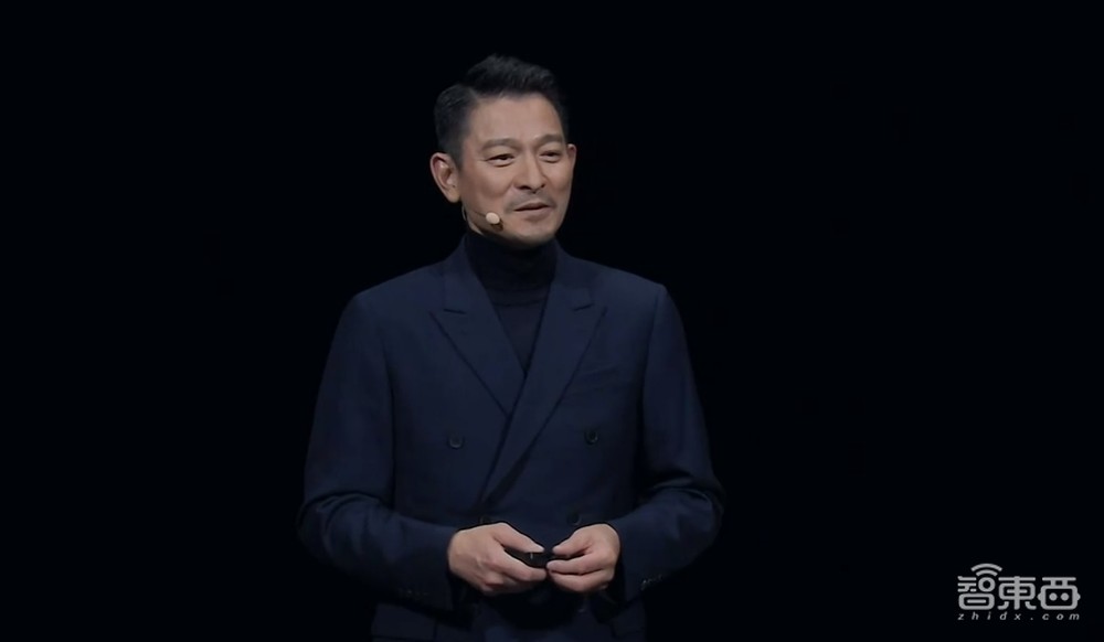 华为史上最燃发布会!麒麟鸿鹄自研芯片炸场,刘德华手持Mate 60“超大杯”现身