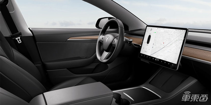 新款Model 3首曝蓝色车漆，内饰延续极简风格