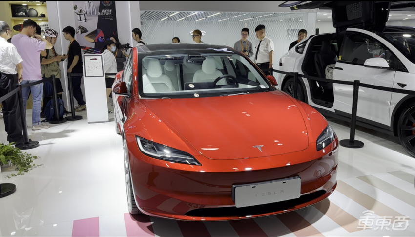 实拍特斯拉新款Model 3：升级20余处，还能成神车吗？