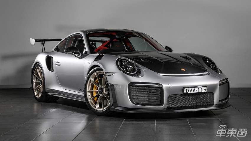 深度体验特斯拉新Model S:游戏体验翻车,方向盘让人又爱又恨