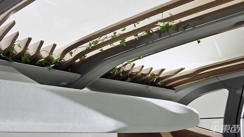 奥迪展出无人驾驶概念车AI:ME 把汽车变成移动客厅