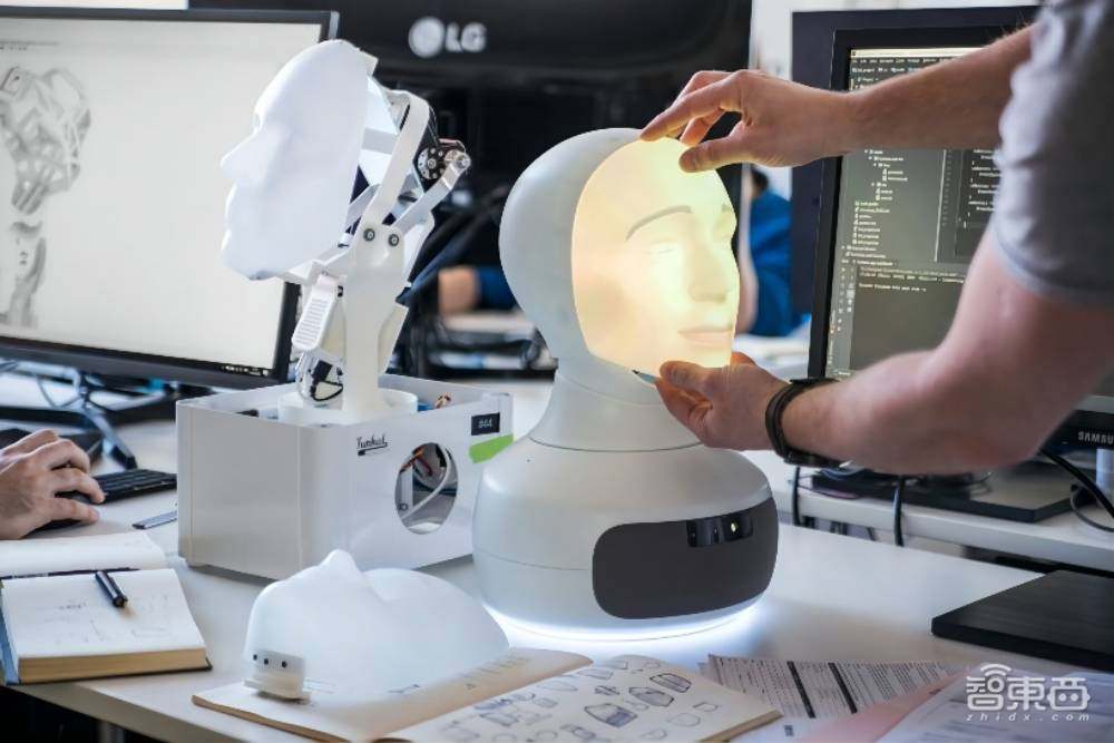 社交机器人创企Misty被收购，“拟人面孔+可爱表情”你会喜欢吗？