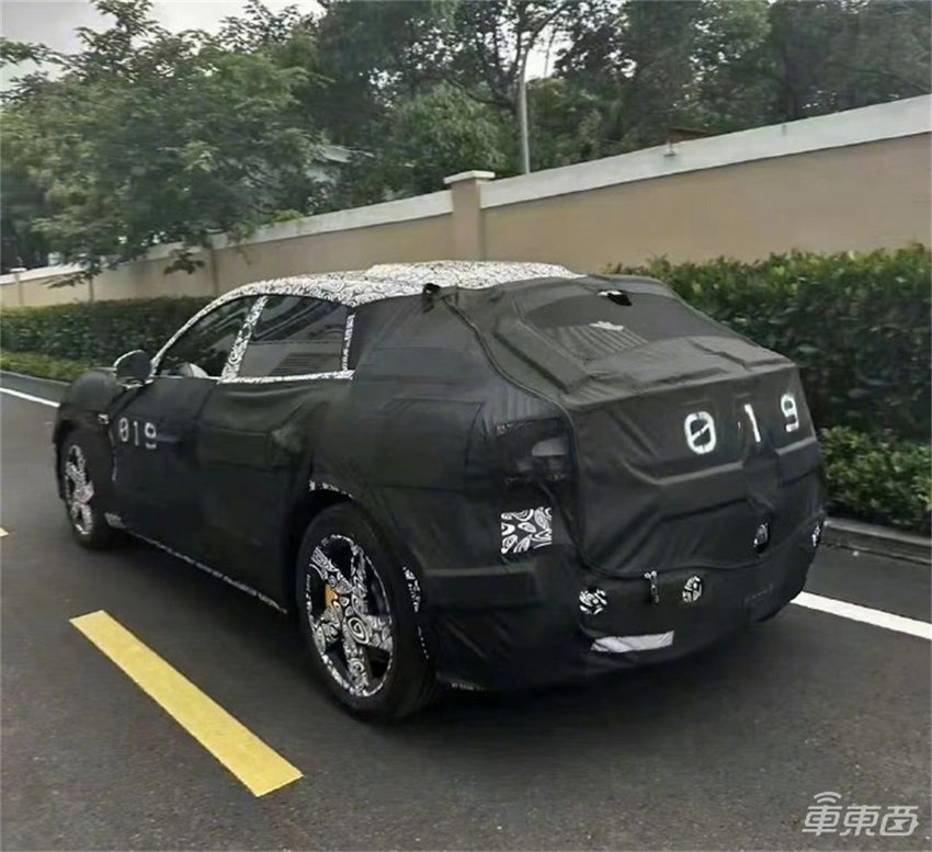 小米SUV谍照曝光！疑似撞脸法拉利500万豪车