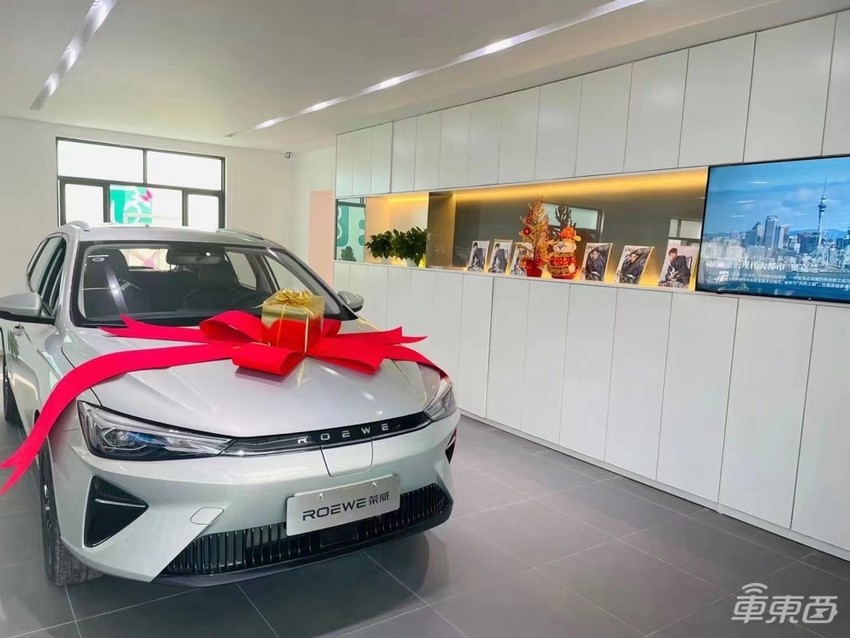 等等党败了！2022电动车集体涨价，特斯拉比亚迪涨最多