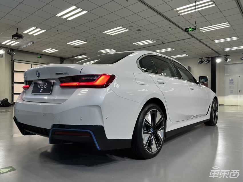 全新BMW i3上市！智能成为核心配置，能成为2022年新爆款吗？