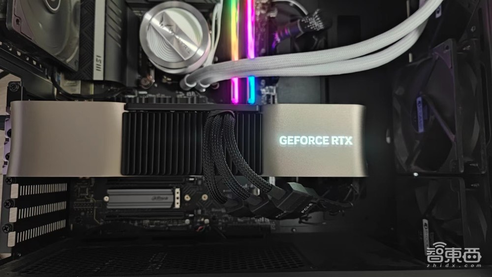 卡住万元显卡天花板!RTX 4080首发体验:4K游戏帧数飙升,温控亮了