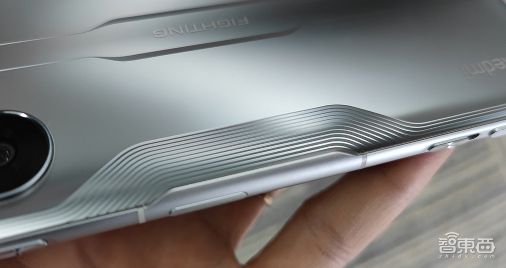 Redmi K40游戏增强版首发体验：主流手游通吃，极致性能稍逊旗舰