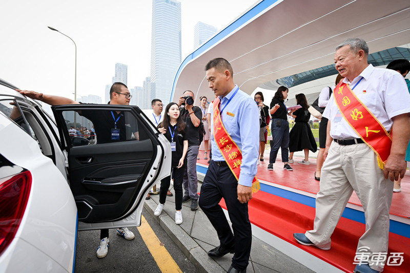 无人出租车落地广州 北京上海啥时候有?