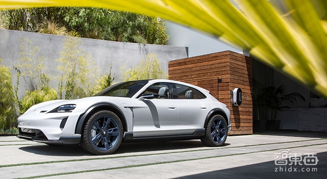 保时捷首款电动车定名Taycan 续航500公里 明年量产