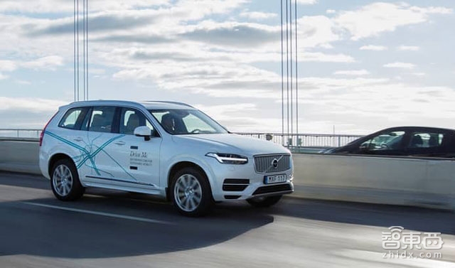 特斯拉自动驾驶还不及格?标准答案在这里