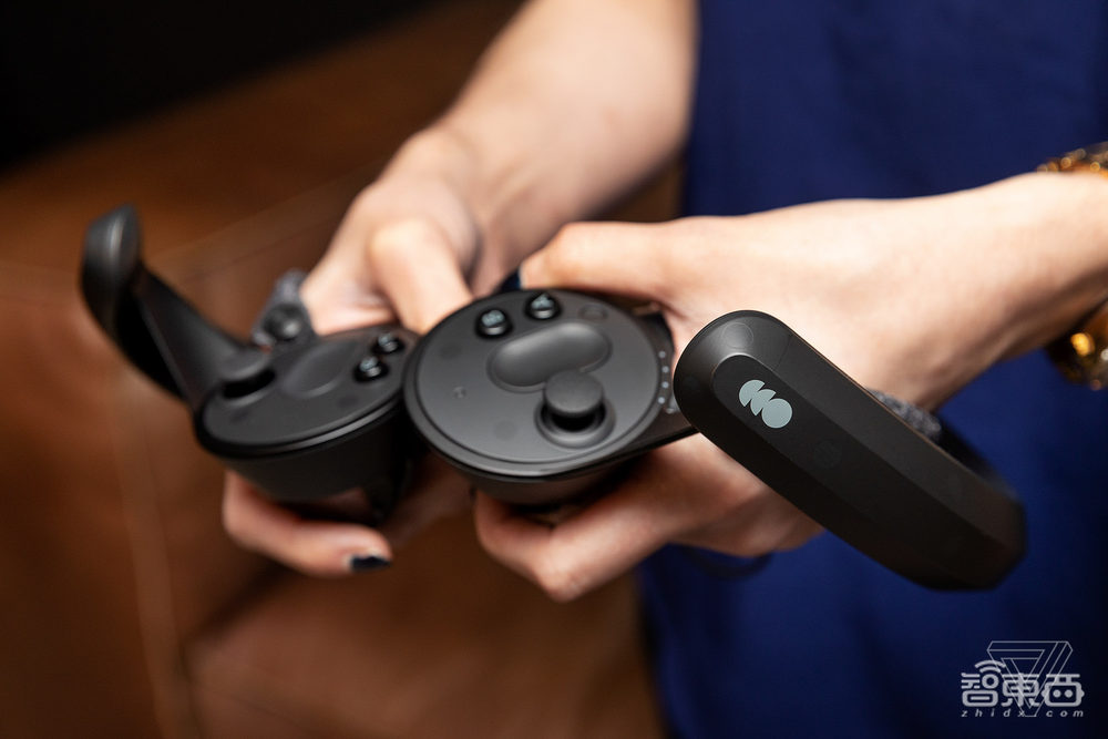 Valve Index成VR手柄MVP:精准跟踪每根手指,手势操作更自然