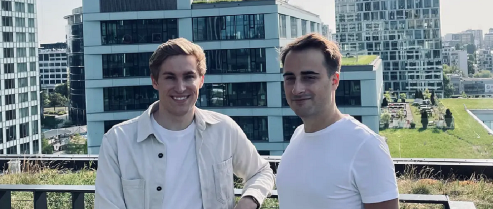 1年估值暴涨超500亿！黄仁勋安利的AI创企融资35亿，计划IPO