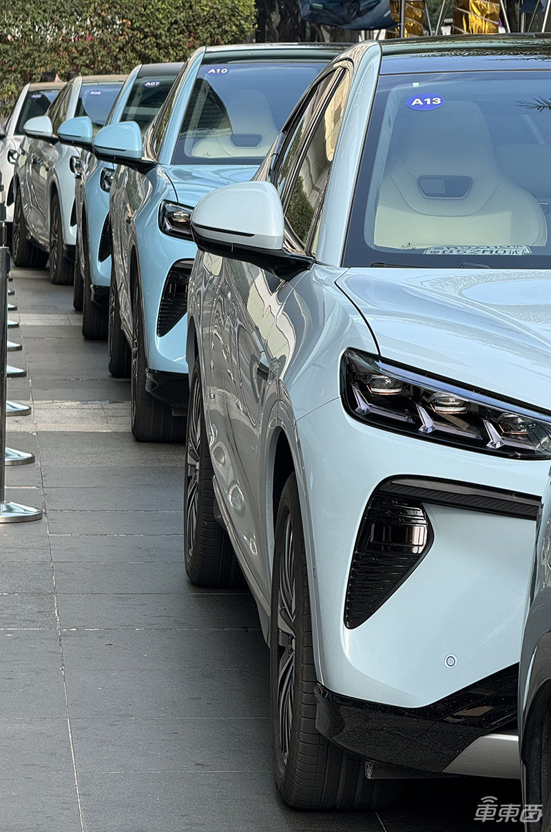 国仁对话腾势赵长江:腾势很快落地城市NOA,今年将推超豪华轿车