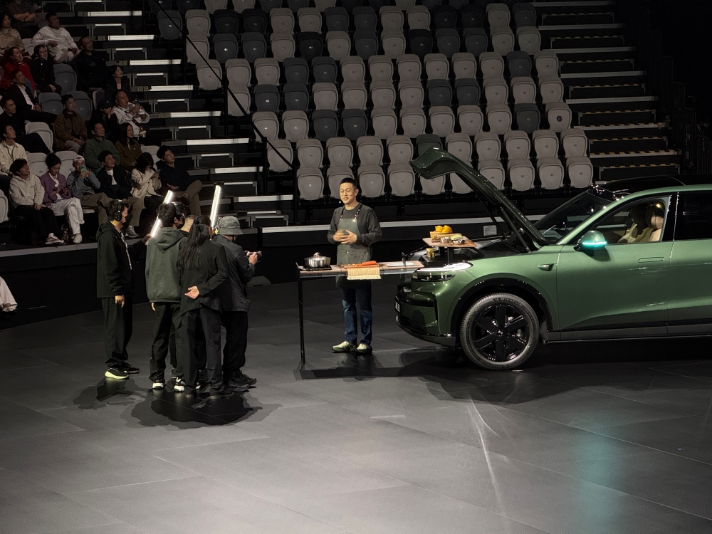 乐道L80预售24.58万元！李斌现场展示个性玩法，空间表现突出